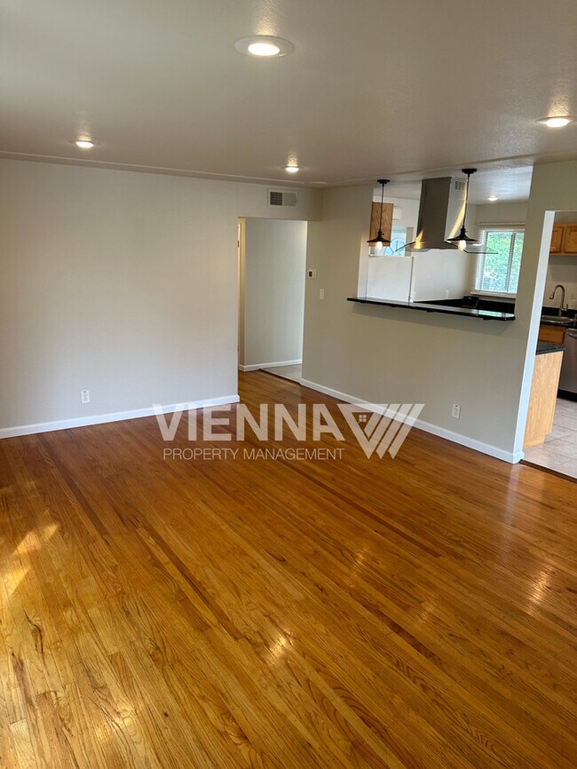 Building Photo - 5280 5th St