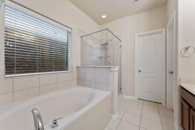 Building Photo - 26116 Chivalry Ct