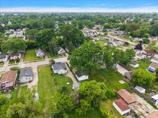 Building Photo - 11259 Chapp Ave