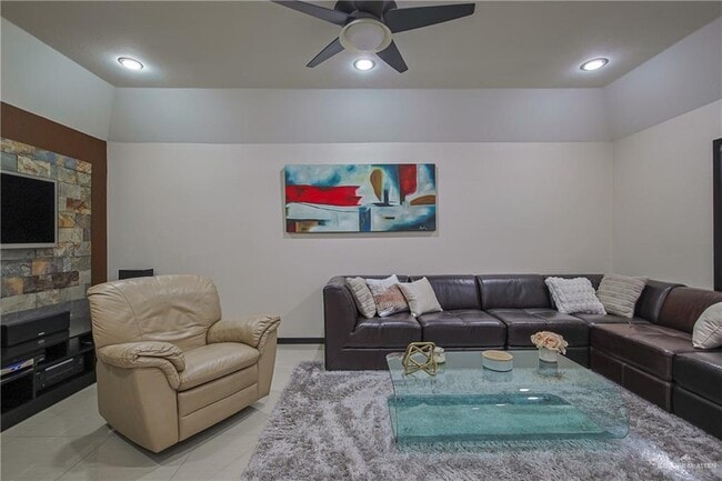 Building Photo - 45 Toronto Ave