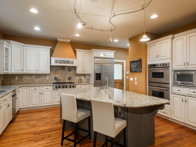 Building Photo - 9 Foxtail Cir