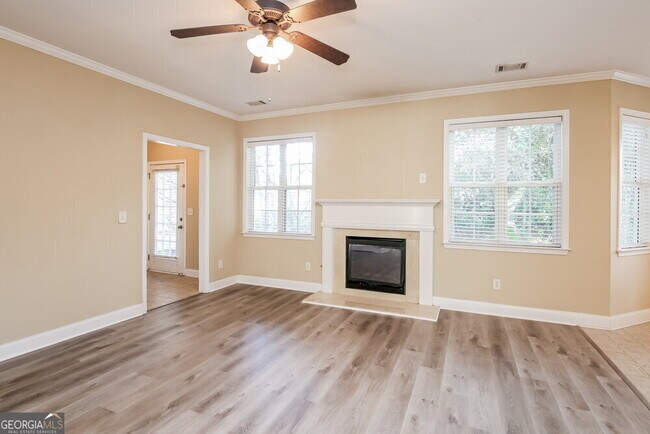 Building Photo - 906 Lakeside Ct