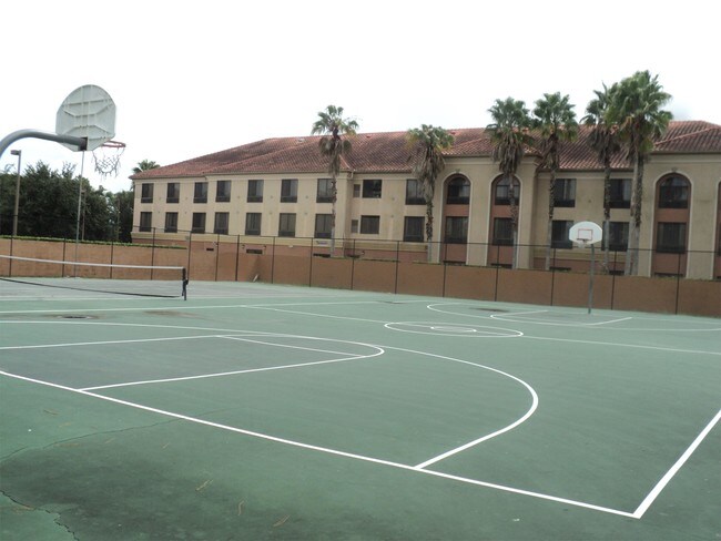 Building Photo - 2515 N Alafaya Trail