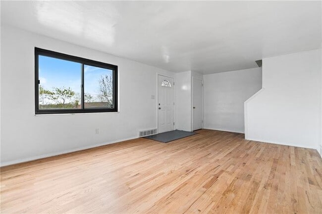 Building Photo - 5406 Verona Rd