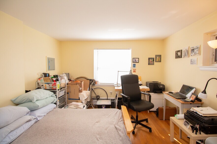 Building Photo - 79 Chestnut St