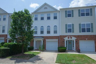 Building Photo - 102 Chandler Chase Ct