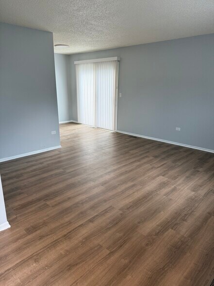 Building Photo - 1070 Glouchester Hbr