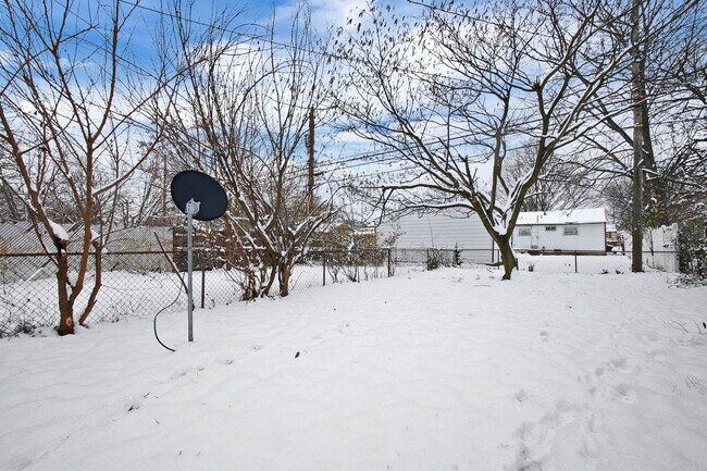 Building Photo - 3751-3753 Briggs Rd