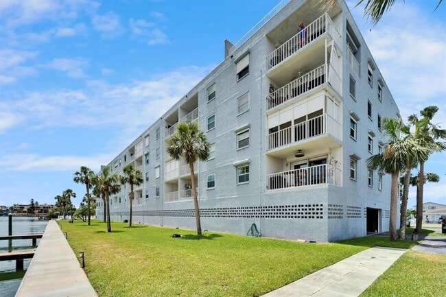 Building Photo - 18325 Gulf Blvd