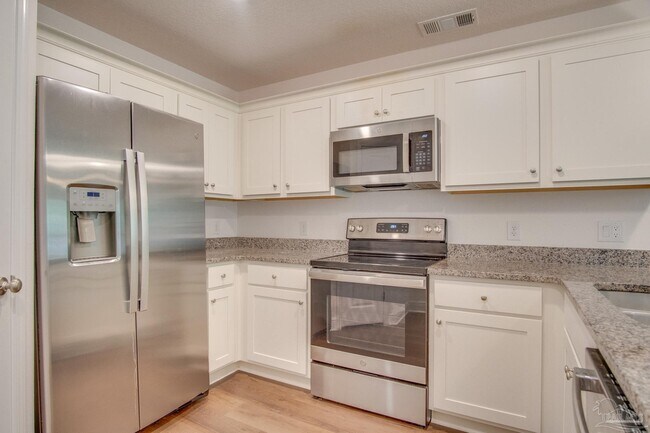 Building Photo - 161 Calvert Oaks Dr