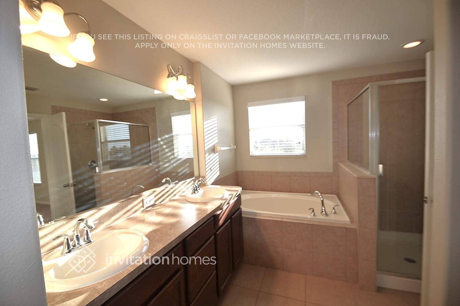 Building Photo - 1047 Seminole Sky Dr