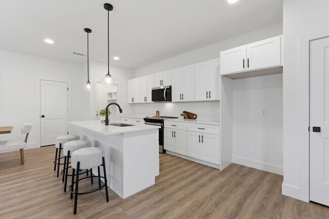 Building Photo - Brand New Home in Old Hickory - Golf Course Views - Pet Friendly