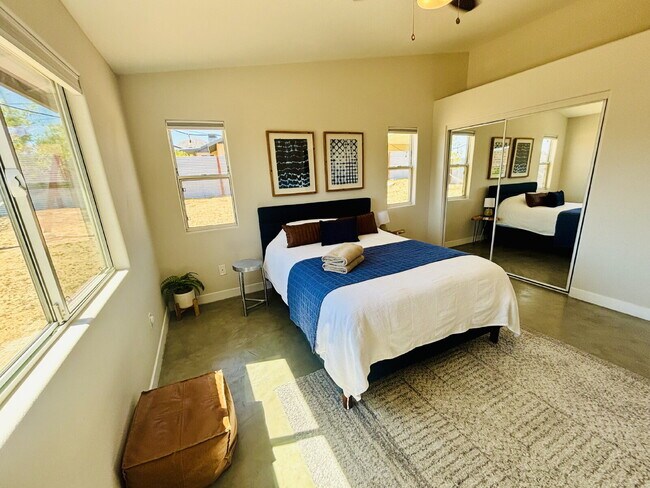 Building Photo - Rare Opportunity for Spacious, Modern Sout...