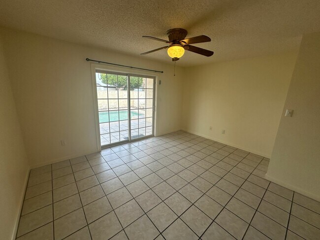 Building Photo - 784 W 37th St