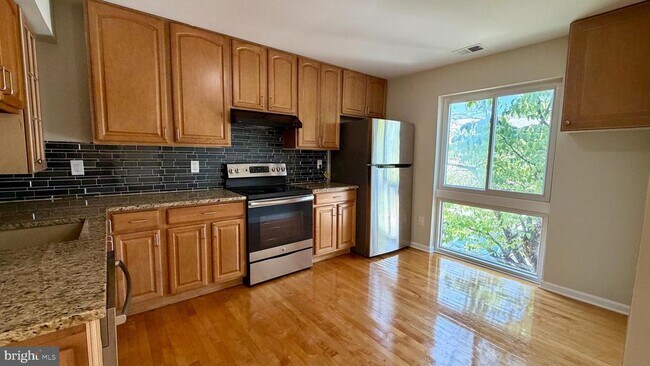 Building Photo - 9506 Miranda Ct