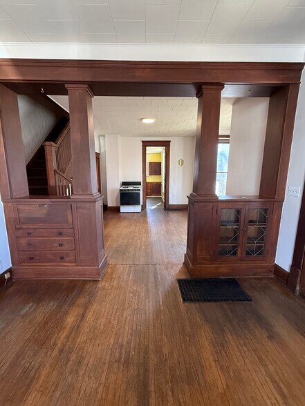 Building Photo - 315 N 10th St