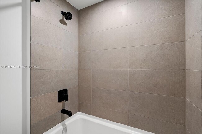 Building Photo - 225 N Miami Ave