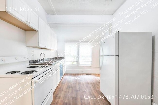 Building Photo - 1374 Ross St
