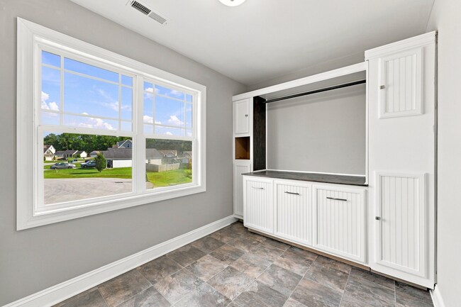 Building Photo - 208 Misty Cove Ct