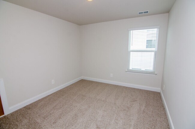 Building Photo - 4960 Trail Ridge Ct