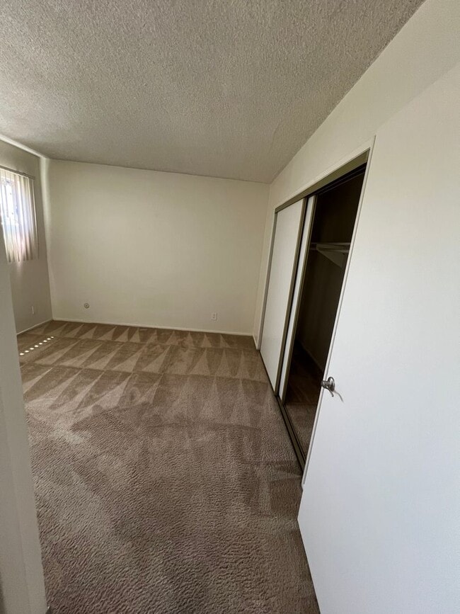 Interior Photo - 221 W Tujunga Ave