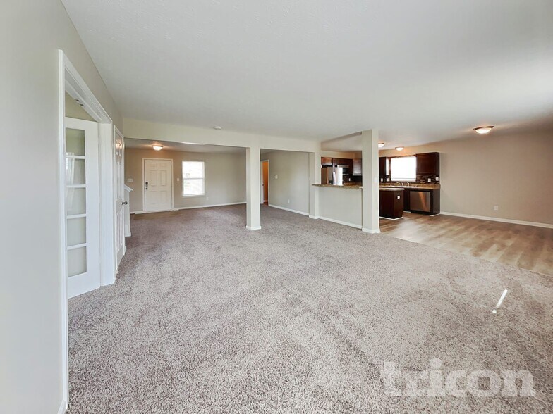 Building Photo - 5162 Sandwood Dr