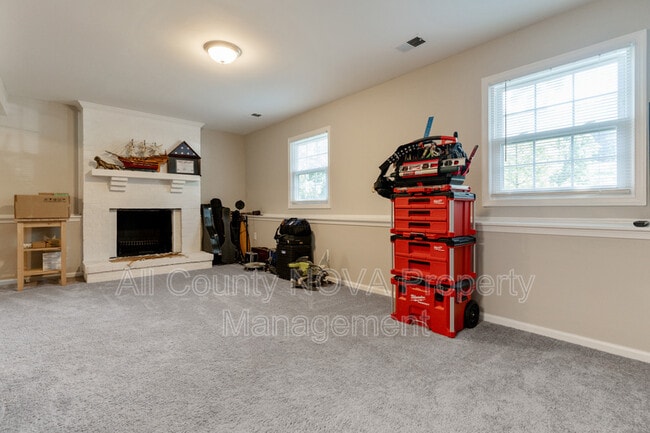 Building Photo - 12112 Amblewood Dr