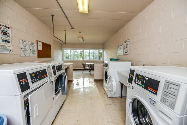 Building Photo - 2226 S Goebbert Rd