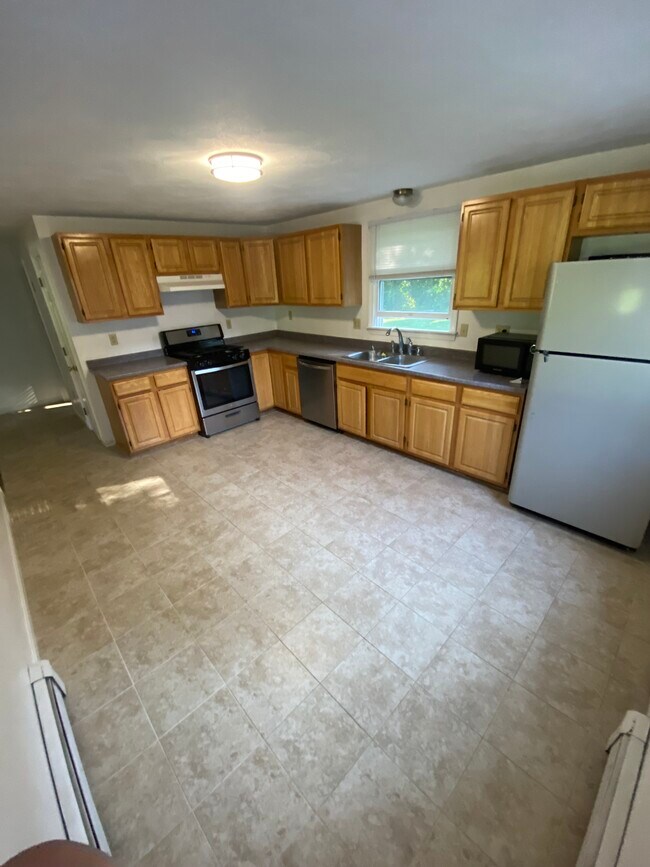 Building Photo - 18 Grove St