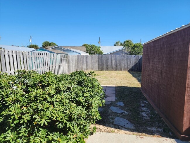 Building Photo - 5434 Sunset Ave