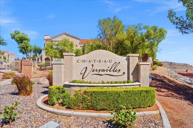 Building Photo - New Paint- 1 Bd Retreat, Community Pool, S...