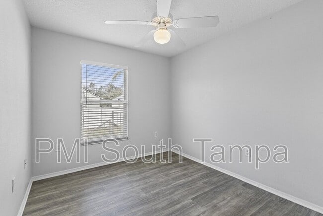 Building Photo - 7515 S Westshore Blvd