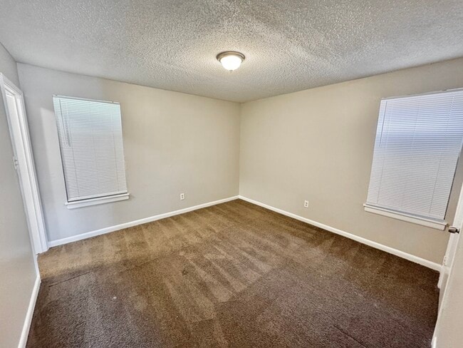 Building Photo - 5151 Corkwood Dr