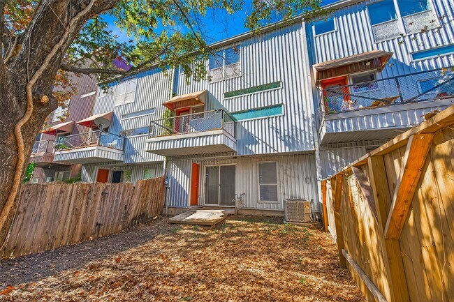 Building Photo - 6911 Yellowstone Way Dr