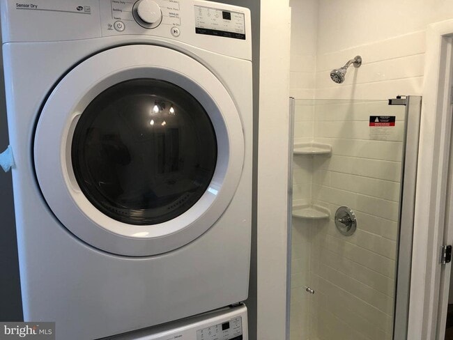 Building Photo - 1431 Wolf St