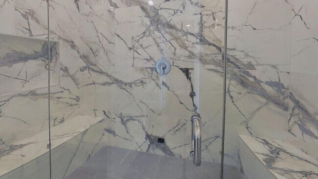 Building Photo - Waterfront Lido Island with Pool