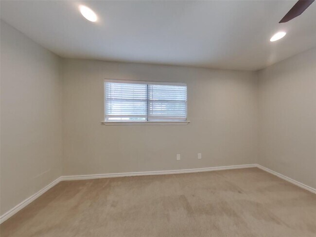 Building Photo - 21114 Southern Colony Ct