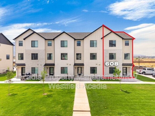 Building Photo - 608 1760 N