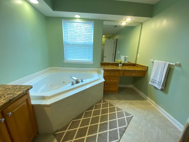 Building Photo - Beautiful 3 Bedroom Single Family Home near Chics Beach!!! "ASK ABOUT OUR ZERO DEPOSIT"