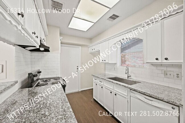 Building Photo - 16334 Hollow Wood Dr