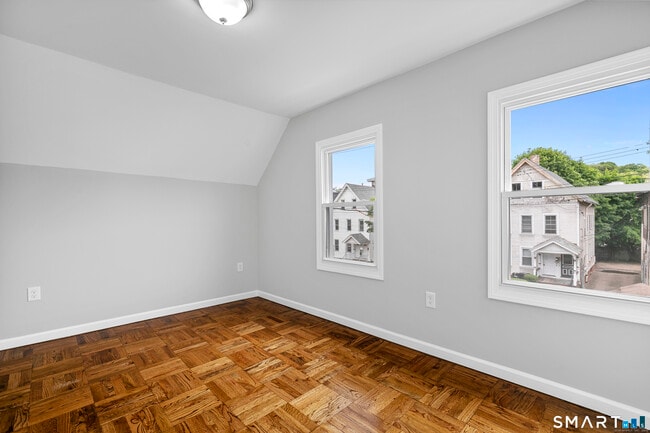 Building Photo - 196 Farren Ave