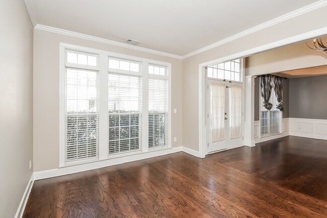 Building Photo - 5BR / 5BA Executive Home in Devonshire Court | 3,600 Sq Ft | Walk to Park and Pool