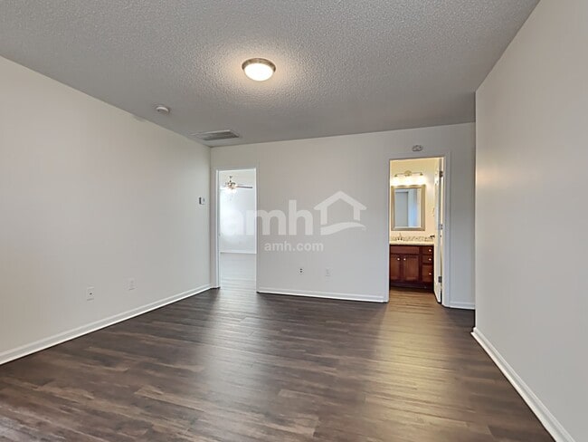 Building Photo - 1099 Moss Grove Dr