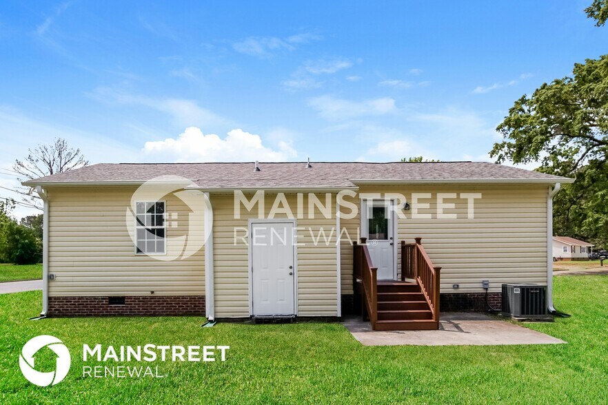 Building Photo - 400 Reid Cir