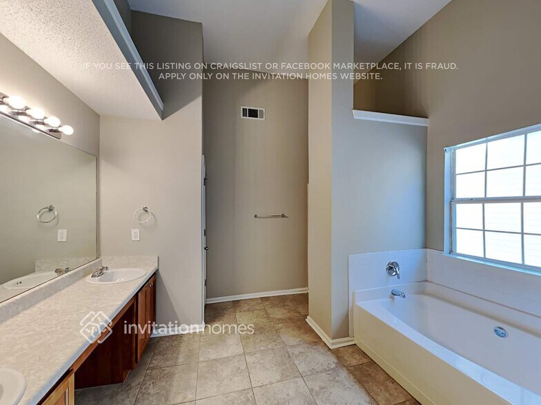 Building Photo - 258 Baywood Way