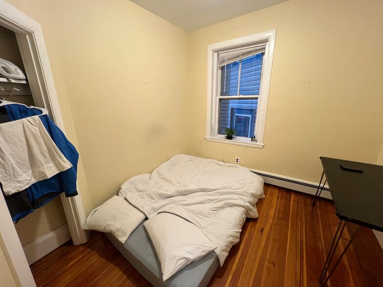 Building Photo - 29 Cameron Ave