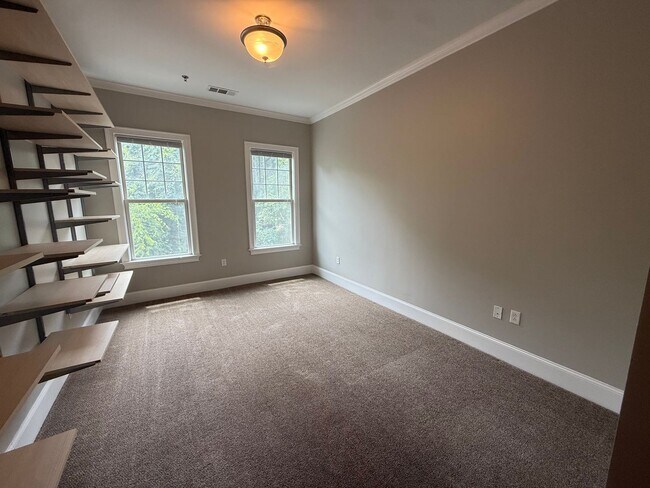 Building Photo - 4120 Ridgefield Dr