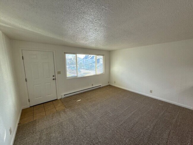 Building Photo - 1015 SW 5th Ave