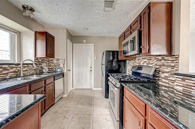 Building Photo - 14110 Taco Ct