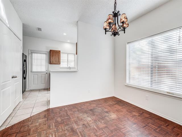 Building Photo - 715 Normandy Dr